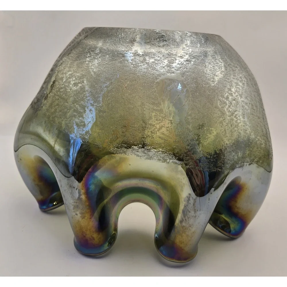 Vintage Carnival Vase Large Swung Or Pinched Rim‎ Bottom Textured Design